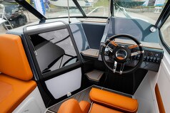 Катер MARSHALL M610 CR