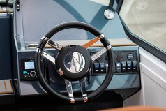 Катер MARSHALL M610 CR