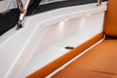 Катер MARSHALL M610 CR