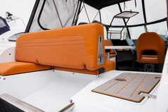 Катер MARSHALL M610 CR